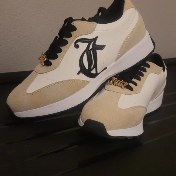 Juicy Couture Shoes - Womens JUICY COUTURE New In Box Tan And WHITE Sneakera